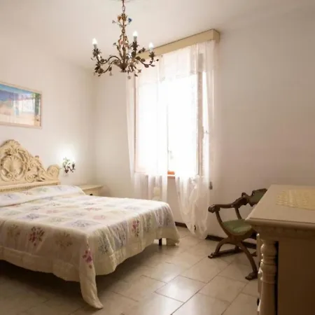 Il Veliero Vista Darsena Apartmán *